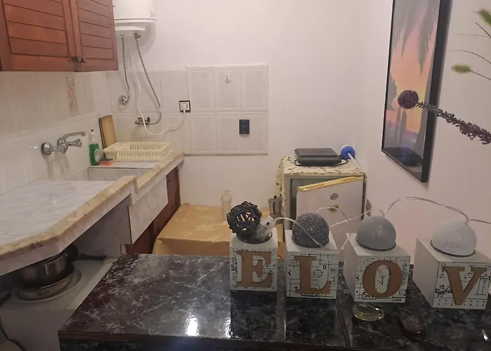 бюджетна за двама דירה